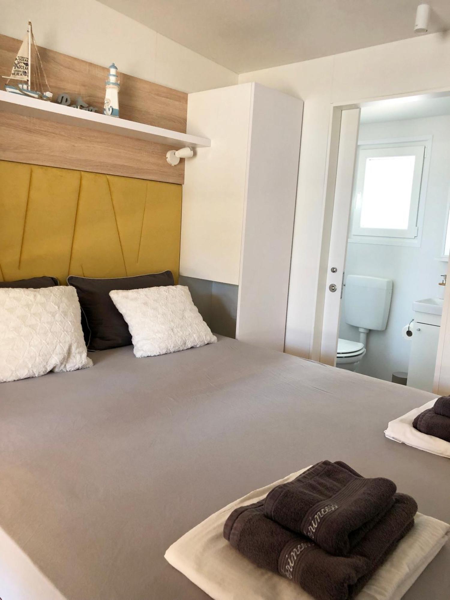 Mobile Homes Sea Princess Биоград на Мору Екстериор снимка